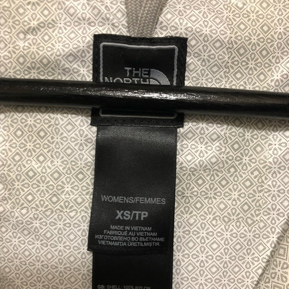 North Face Resolve Shell Jacket - Picture 4 of 4